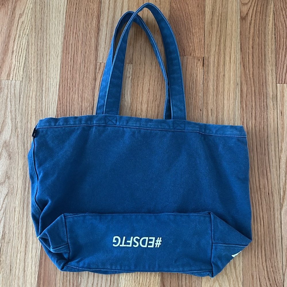 Vineyard Vines Denim Tote - Picture 2 of 4